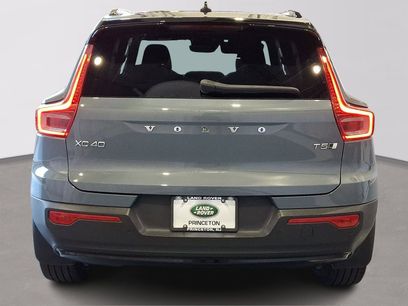 Used 2022 Volvo XC40 T5 R-Design w/ Climate Package