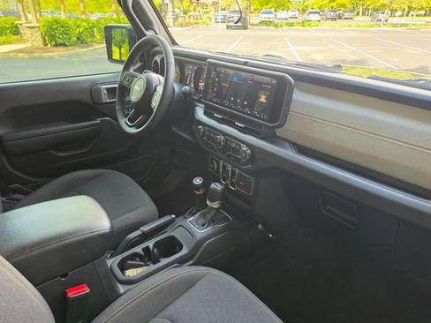 Used 2024 Jeep Wrangler Unlimited Sport AWD/4WD image 17