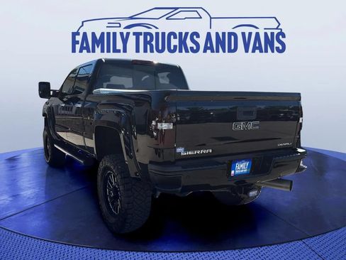 Used 2017 GMC Sierra 2500 Denali AWD/4WD image 3