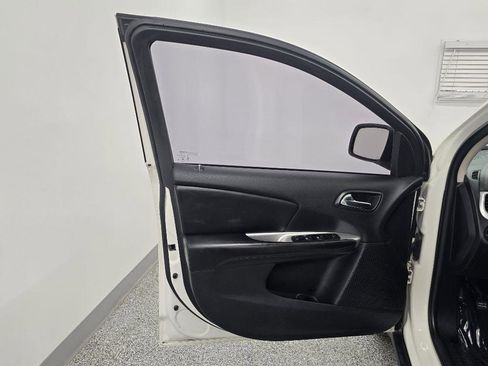 Used 2014 Dodge Journey American Value Package w/ Flexible Seating Group FWD image 23