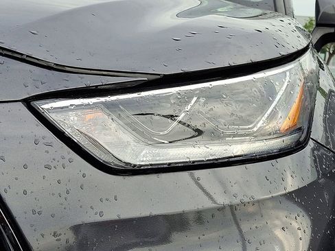 Used 2023 Toyota Highlander Limited AWD/4WD image 8
