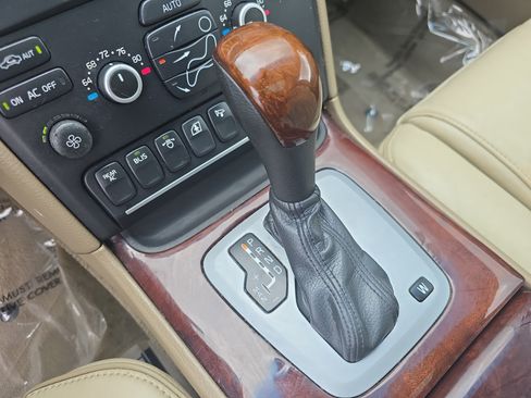 Used 2013 Volvo XC90 3.2 image 20