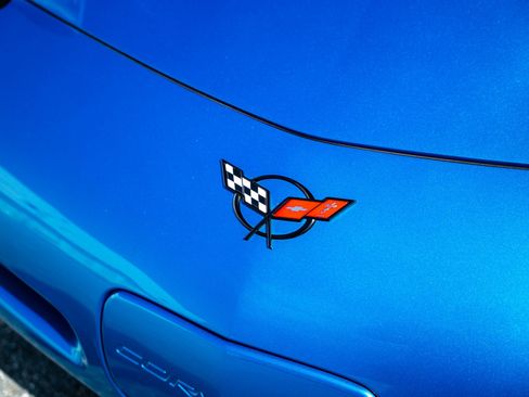 Used 2000 Chevrolet Corvette Coupe w/ Lighting Pkg RWD image 22