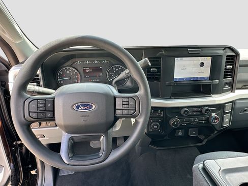 New 2026 Ford F250 4x4 Crew Cab Super Duty image 7