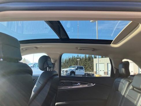 Used 2023 Lincoln Nautilus Reserve w/ Equipment Group 201A image 3