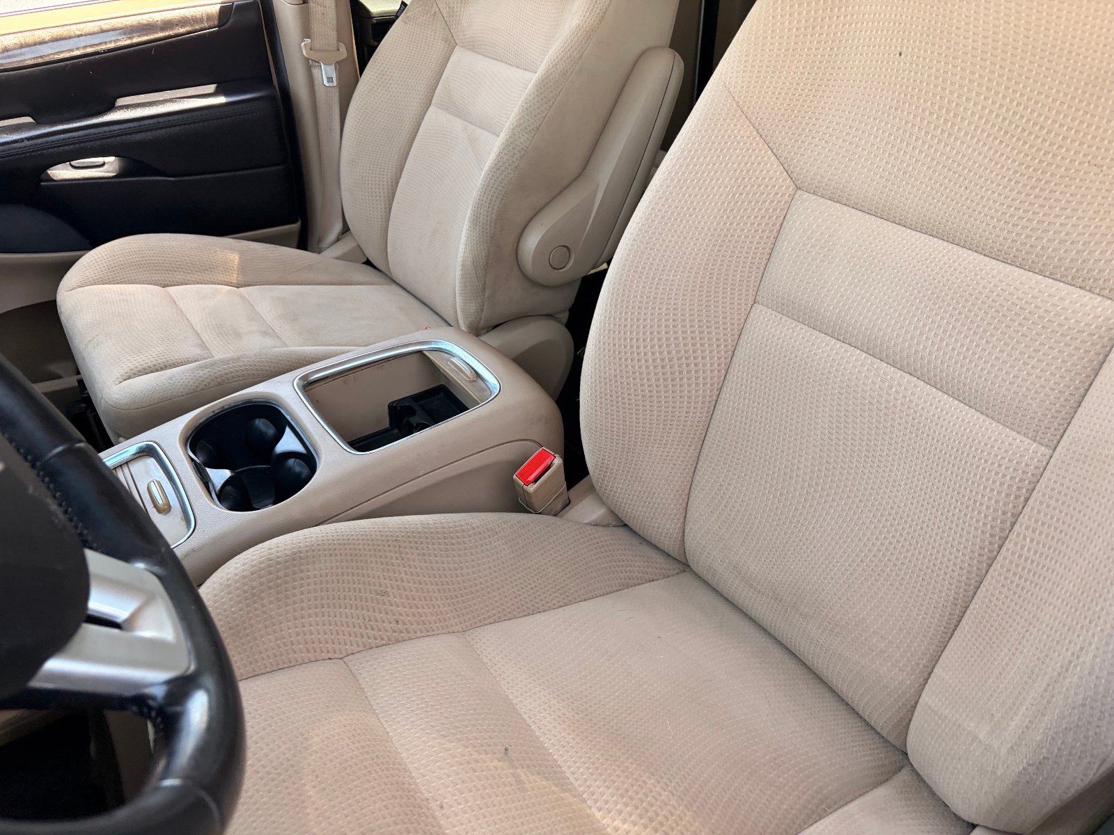 Used 2015 Dodge Grand Caravan SXT w/ UConnect Hands-Free Group FWD image 16