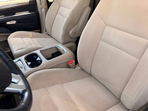 Used 2015 Dodge Grand Caravan SXT w/ UConnect Hands-Free Group FWD image 16