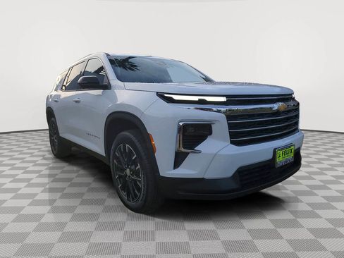 New 2026 Chevrolet Traverse LT w/ Sun and Wheel Package image 2