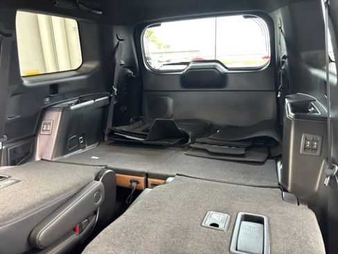 Used 2026 Lexus GX 550 w/ Cold Area Package AWD/4WD image 27