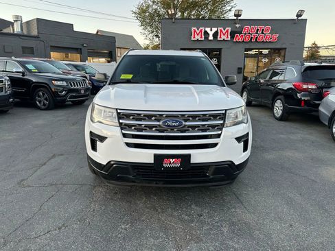 Used 2019 Ford Explorer FWD image 2