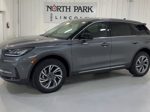 New 2026 Lincoln Corsair Premiere FWD image 6