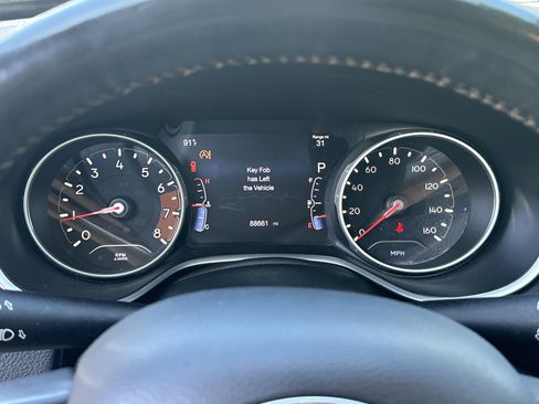 Used 2018 Jeep Compass Limited AWD/4WD image 24