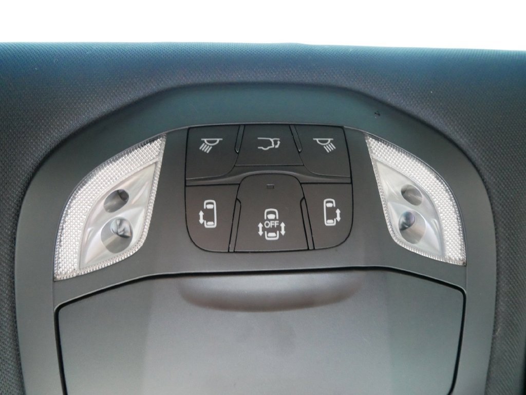 Used 2025 Chrysler Pacifica Limited AWD/4WD image 24