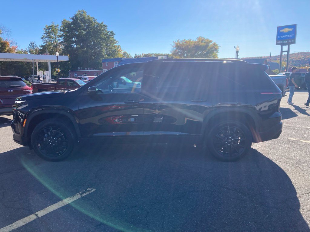 Used 2026 Chevrolet Traverse LT w/ Midnight/Sport Edition FWD image 29