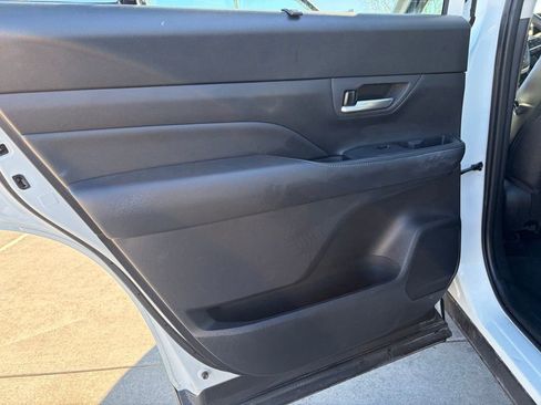 Used 2025 Toyota Grand Highlander AWD image 12