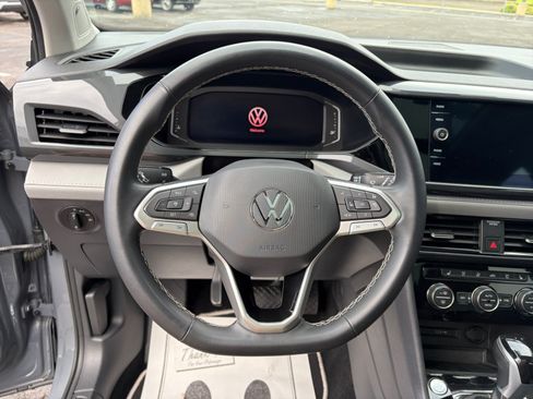 Certified 2023 Volkswagen Taos SEL AWD/4WD image 10