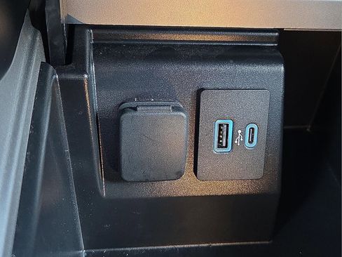 Certified 2023 Ford Explorer XLT w/ Equipment Group 202A image 19