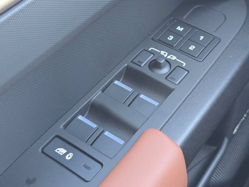 New 2026 Land Rover Defender 110 AWD/4WD image 20