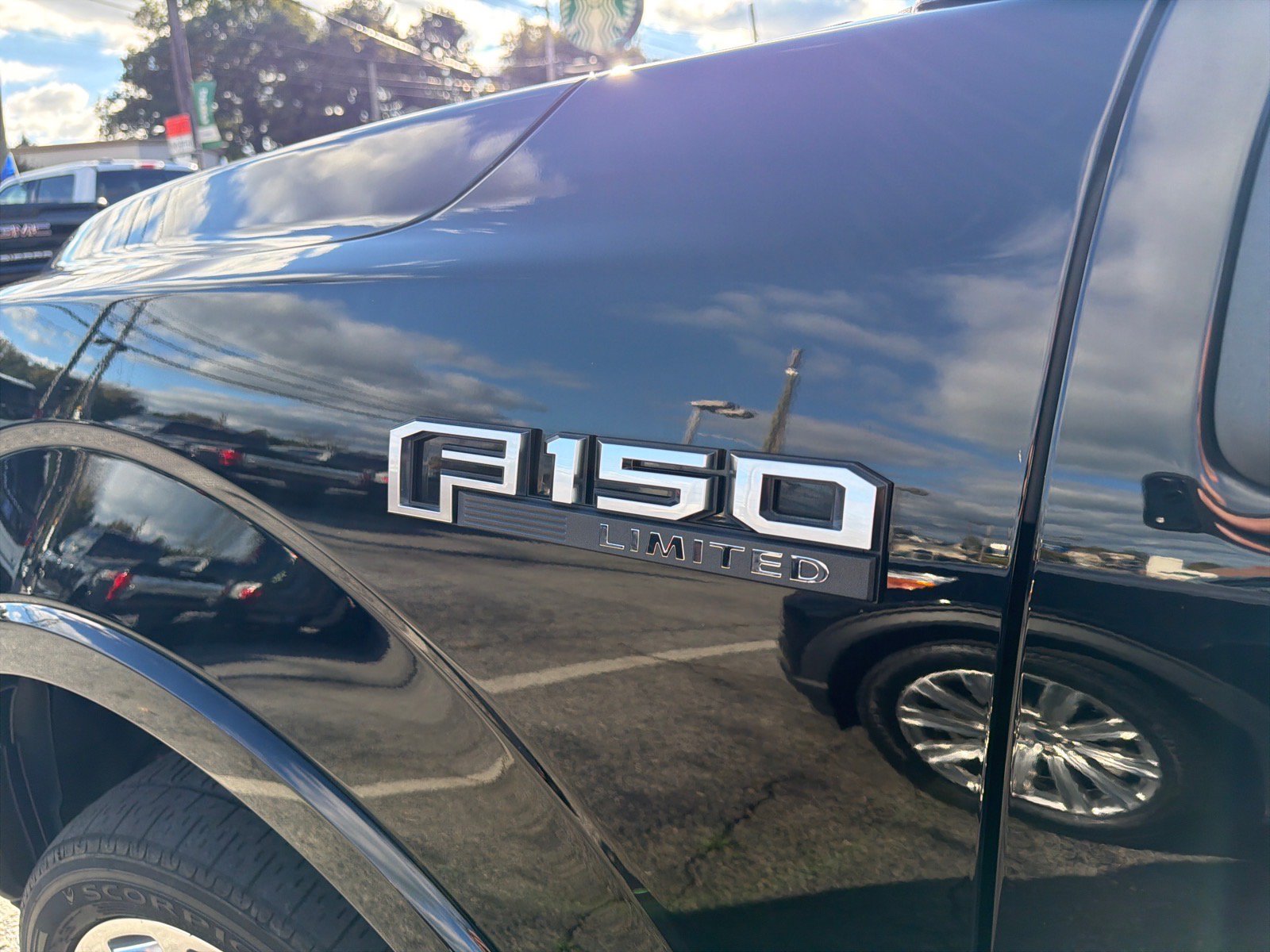 Used 2018 Ford F150 Limited AWD/4WD image 9