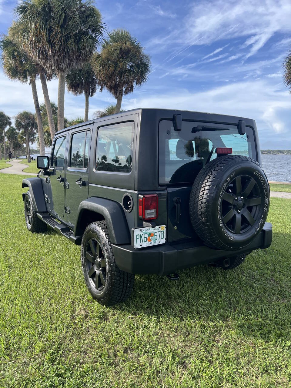 Used 2018 Jeep Wrangler Unlimited Sport w/ Connectivity Group AWD/4WD image 5
