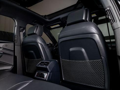 Used 2024 Audi Q8 e-tron Prestige image 28