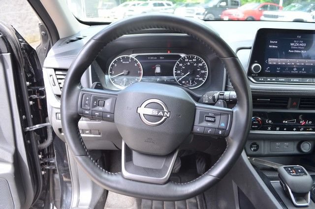 Used 2025 Nissan Rogue SV AWD/4WD image 19