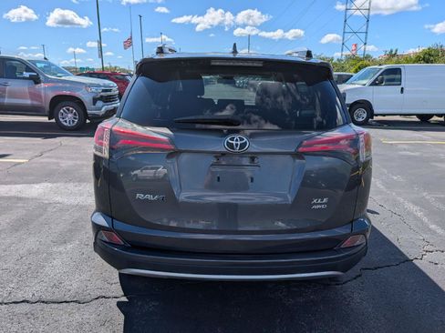 Used 2018 Toyota RAV4 XLE AWD/4WD image 7