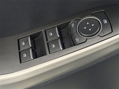 Used 2021 Ford Explorer XLT w/ Equipment Group 202A image 12