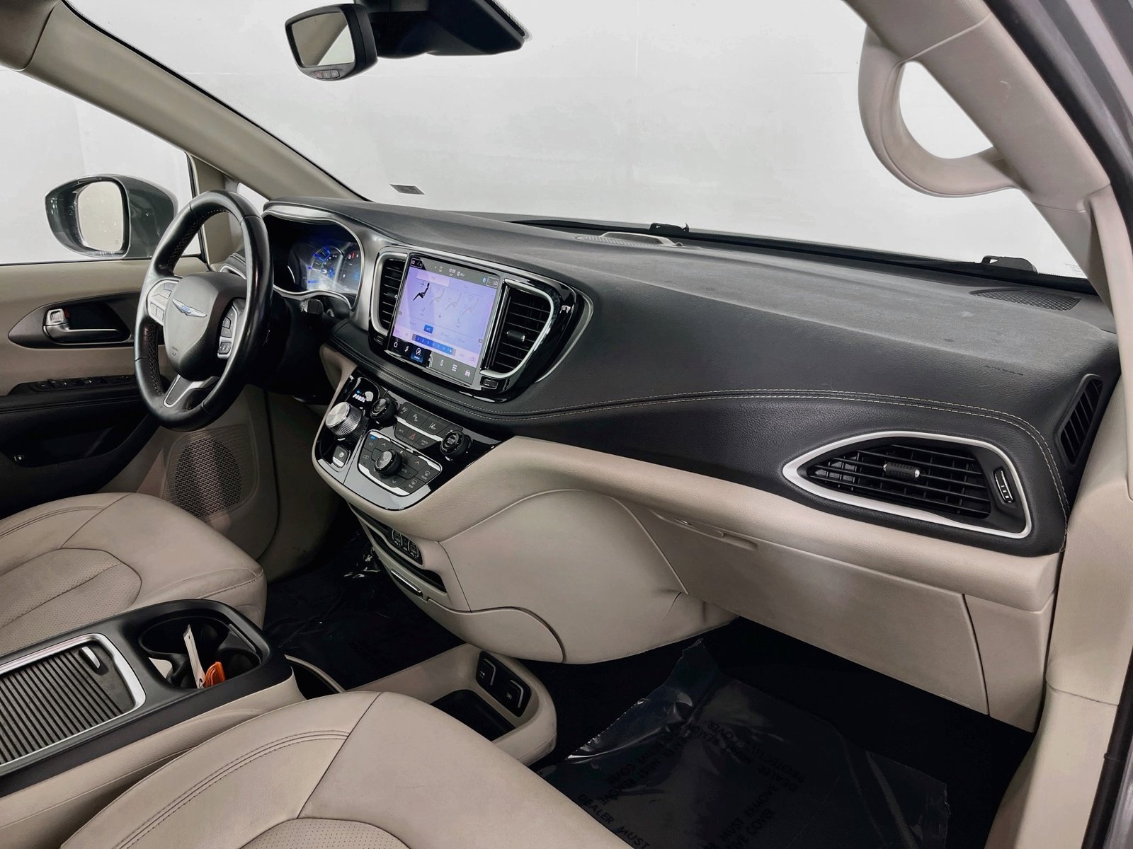 Used 2021 Chrysler Pacifica Touring-L FWD image 36