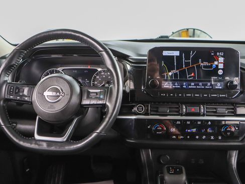 Used 2023 Nissan Pathfinder SL w/ Lighting Package (N92) FWD image 17