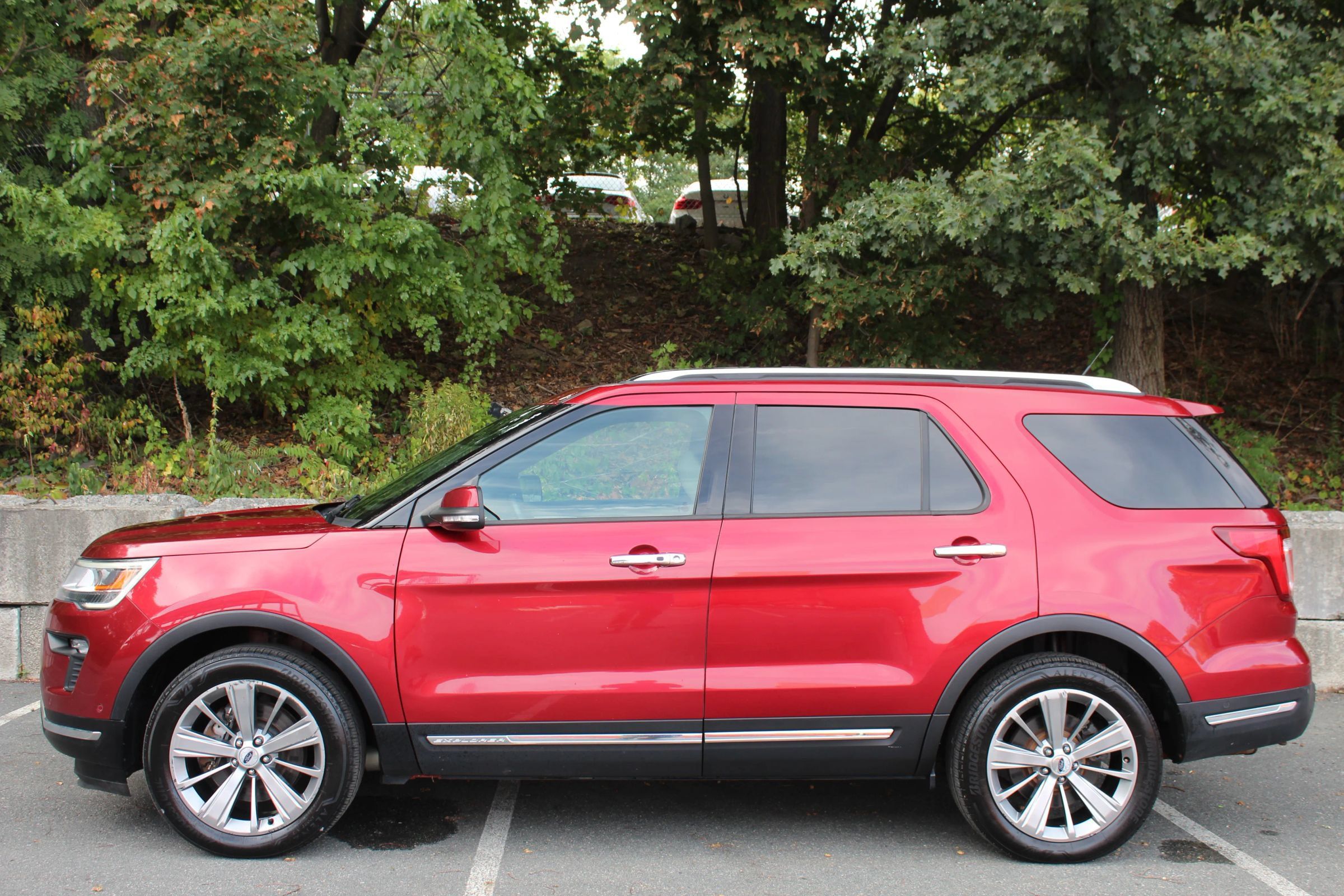 Used 2018 Ford Explorer Limited w/ Equipment Group 301A AWD/4WD image 6