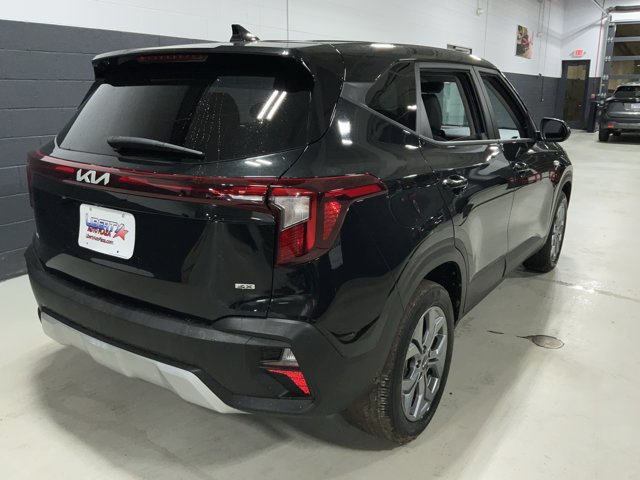 Used 2024 Kia Seltos LX AWD/4WD image 16