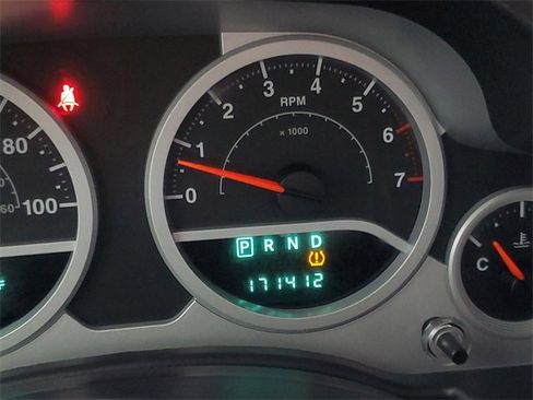 Used 2009 Jeep Wrangler Unlimited Sahara w/ Dual Top Group image 17