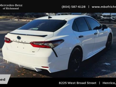 Used 2022 Toyota Camry SE w/ Convenience Package image 2