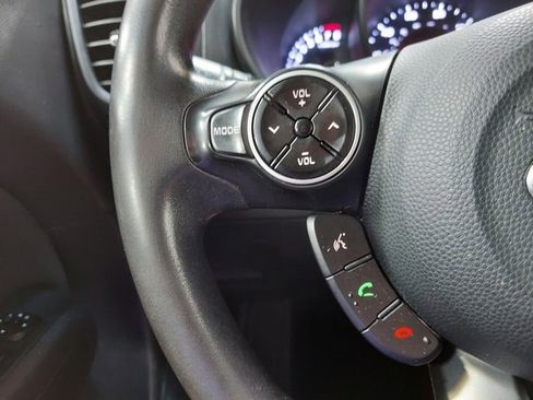 Used 2019 Kia Soul image 25