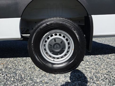 Used 2025 Mercedes-Benz Sprinter 2500 image 25