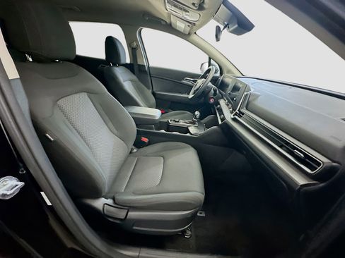 Used 2024 Kia Sportage LX image 31