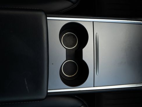 Used 2021 Tesla Model 3 Standard Range Plus image 25