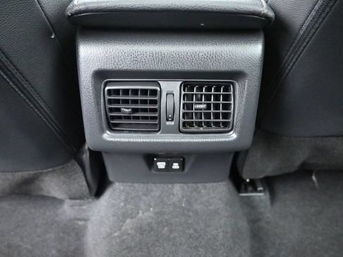 Used 2025 Toyota Camry XLE AWD/4WD image 28