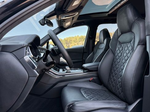 Used 2023 Audi SQ7 Prestige w/ Prestige Package image 19