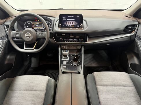 Used 2022 Nissan Rogue SV image 39