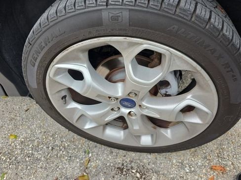 Used 2016 Ford Escape Titanium w/ Equipment Group 301A AWD/4WD image 9