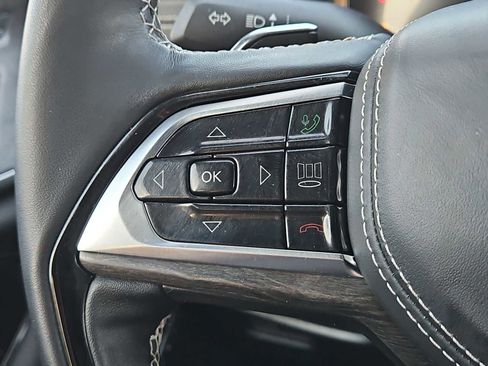 Used 2023 Jeep Grand Cherokee Overland w/ Advanced Protech Group III image 25