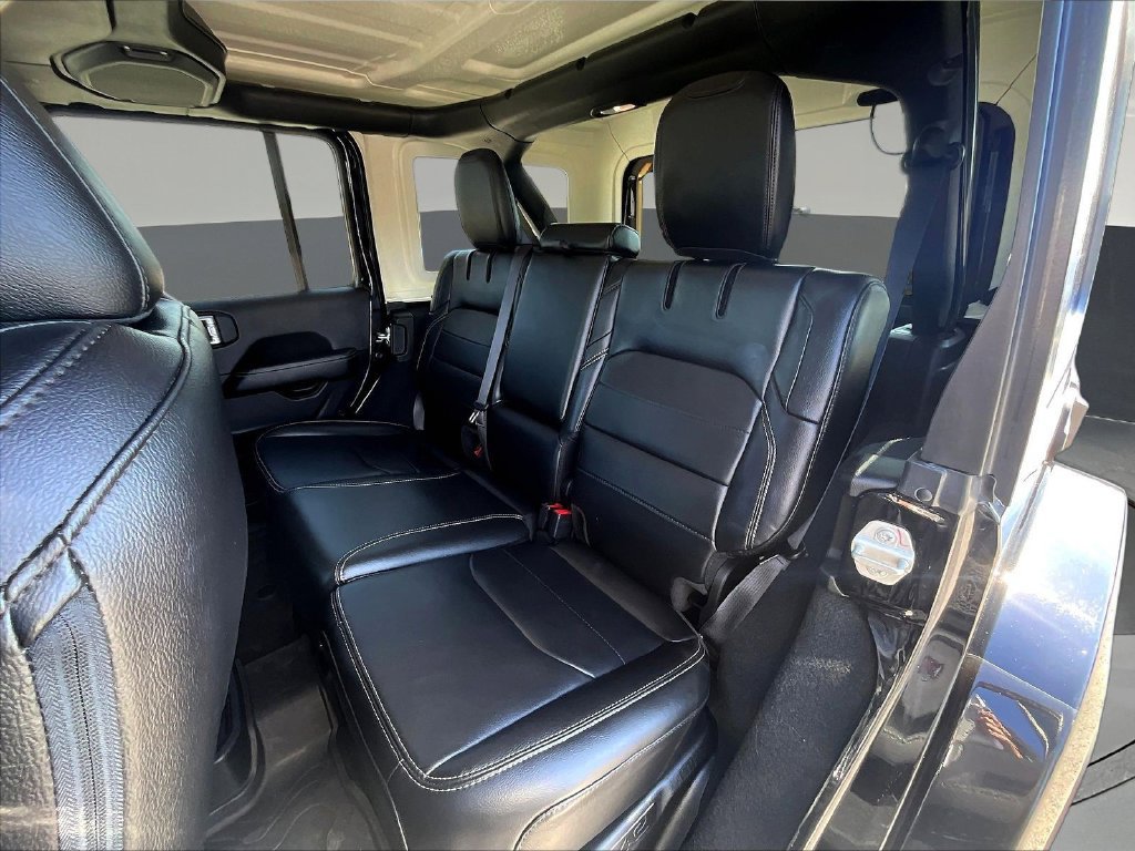 Used 2023 Jeep Wrangler Unlimited Sahara AWD/4WD image 25