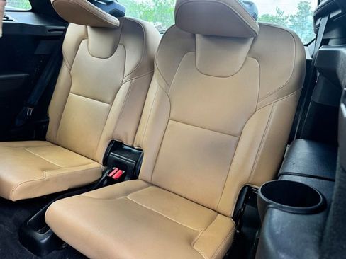 Used 2017 Volvo XC90 T6 Momentum w/ Vision Package AWD/4WD image 10