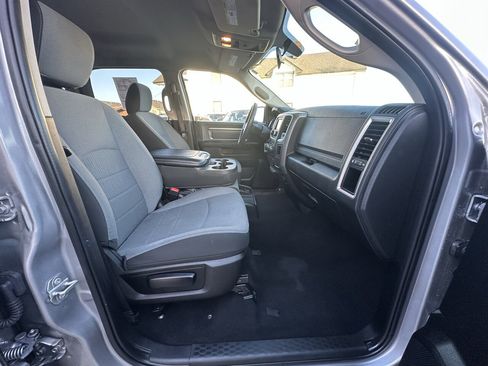 Used 2021 RAM 1500 Classic SLT image 34