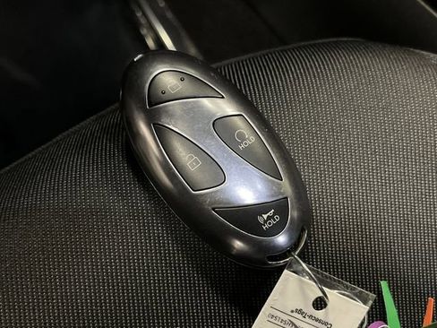 Used 2025 Hyundai Tucson SE image 24