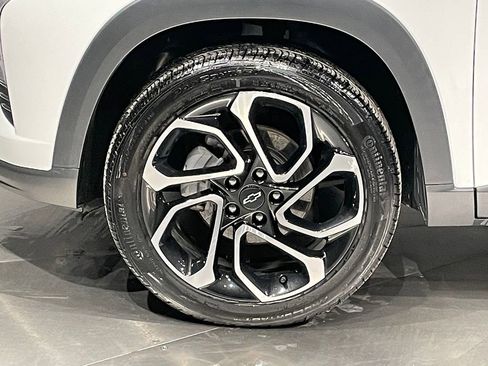 Used 2024 Chevrolet Trax RS image 16