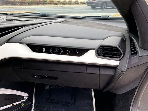 Used 2024 Lamborghini Revuelto image 16