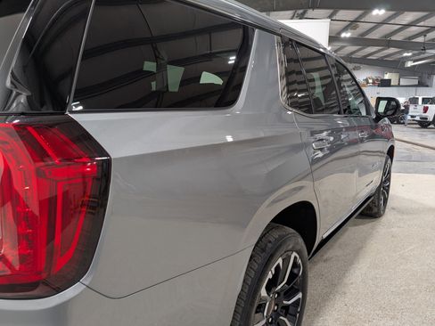 Used 2023 GMC Yukon Denali w/ Advanced Technology Package image 3